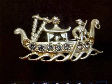 Vintage Brooch Venice Gondola 1970s