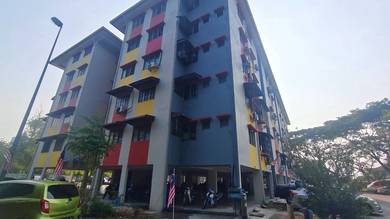 Flat For Rent in Taman Desa Mewah