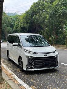 Toyota Voxy S-Z in Kota Damansara, SGR