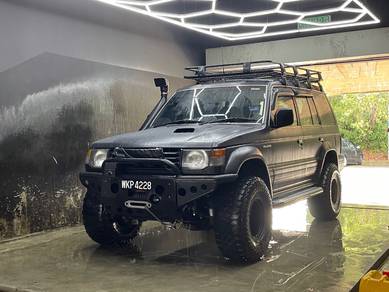 Mitsubishi Pajero in Denai Alam, SGR