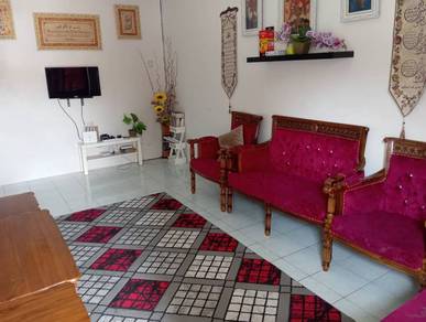 Homestay naeilah kolam persendirian