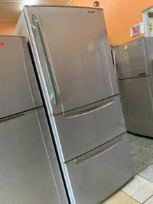 Huge BIG Refrigerator Fridge Panasonic Peti Sejuk