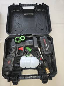 battery  powered  water jet. u