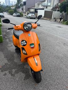 Vespa LT 150