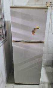Peti Ais Freezer 2 Pintu Good Condition