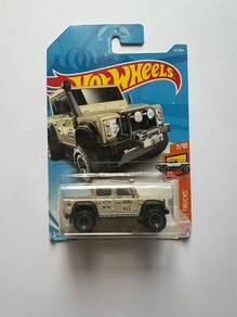 15 LAND ROVER DEFENDER DOUBLE CAB HOT WHEEL Car