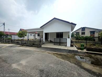 Bungalow House For Sale in Beserah,PHG