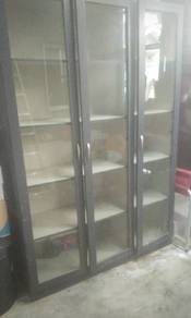 Almari display kaca