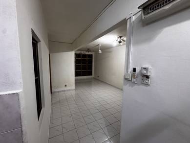 Apartment For Rent in Intana Ria