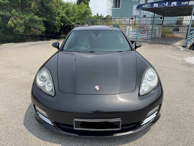 Porsche Panamera 4 in Muar, JHR
