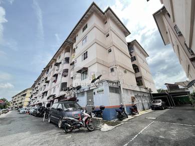 Apartment For Sale in Villa Laksamana