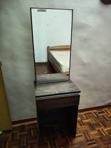 Dressing cabinet 