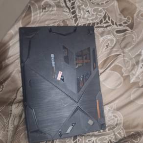 Laptop MSI İ5 11 . Gen.  3050 Nvidia. 16 gb ram