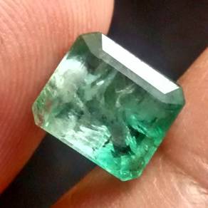 Batu Zamrud Zambia Asli - Emerald KOD ZZ033