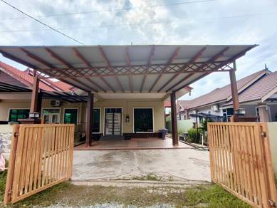 Semi-Detached House For Sale in Marang,TRG