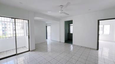 Flat For Sale in Sri Intan (Bandar Seri Alam)