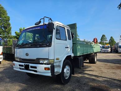 NISSAN UD Cargo 26kaki|3 Seater|Enjin Diesel Hijau
