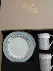 Noritake Eternal Palace Mint 1742 Gift Set