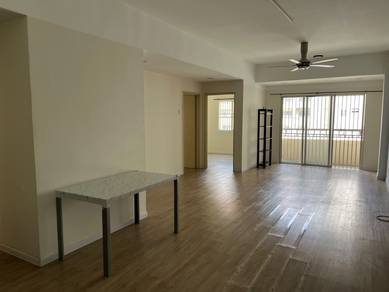 Condominium For Sale in Vista Mutiara