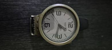 Jam tangan jenama Swatch untuk dijual