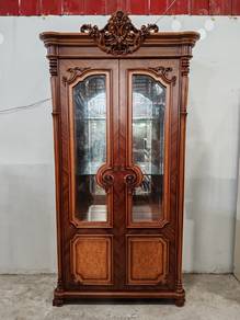 Display kabinet klasik