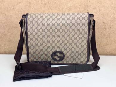 Gucci 222291 GG Supreme Interlocking G Messenger B