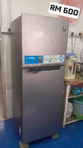 Samsung 270L 2-Door Fridge