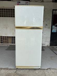 HesStar Fridge Refrigerator 2 Door 570L