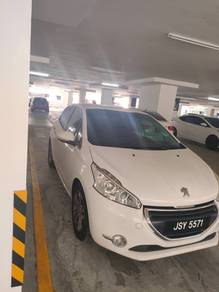 Peugeot 208 PURETECH in Salak Selatan, KUL