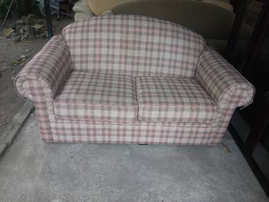 sofa 2seater jenis fabric brand Fella Design 