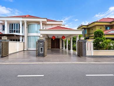 Semi-Detached House For Sale in Banting,SGR