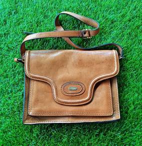 Oroton Original leather sling bag