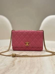 Chanel Pillow Crush Wallet On Chain Microchip