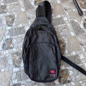Hanes body bag, checkered pattern crossbody