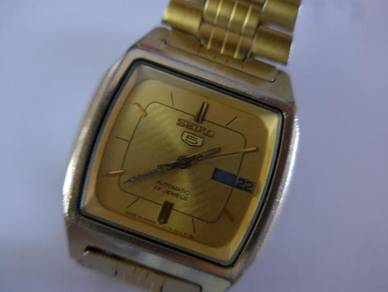 Seiko 5 Automatic 17 Jewels Gold Square Watch