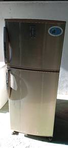 Refrigerator 240V 50/60hz 2 door 
