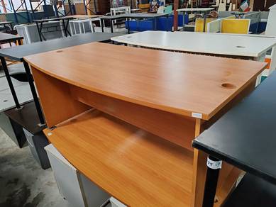 Meja Office Curve
