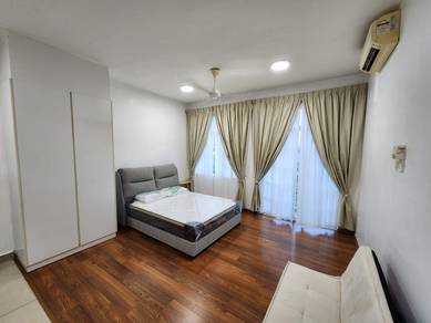 Condominium For Rent in Nusa Heights