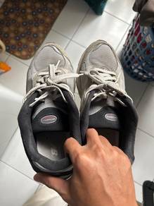 New Balance 2002r