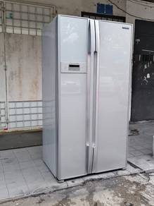 Hitachi side by side Peti ais Fridge 605Ltrs