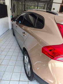 Volvo V40 T5 in Ampang, SGR