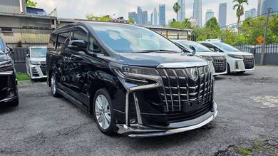 Toyota Alphard S in Damansara, KUL