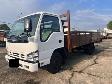 ISUZU NPR71UPTH 17'ft 2013