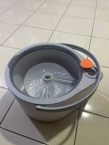 Washing Mok Separates