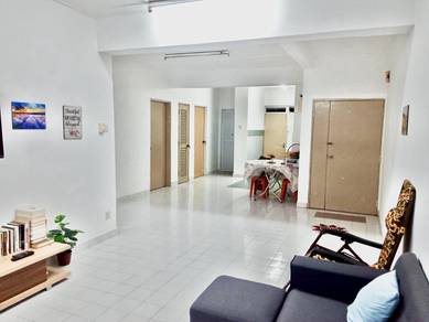 Apartment For Sale in Apartment Tanjung Puteri Resort