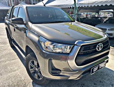 Toyota Hilux E in Desa Petaling, KUL