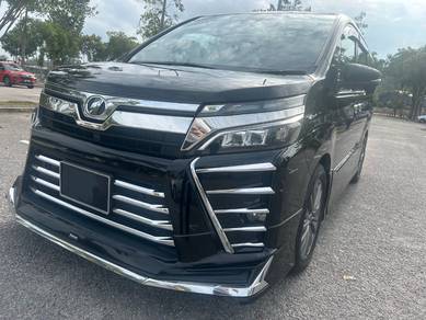 Toyota Voxy ZS KIRAMEKI III in Bachang, MLK