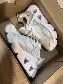 Kasut Nike Moden & Selesa/Nike Stylish Sport Shoes