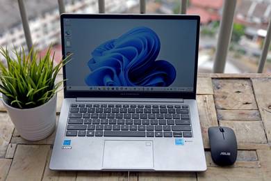ASUS ExpertBook i5 13th Gen, 16gb ddr5, 2028 warra