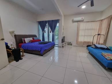 Semi-Detached House For Sale in Gelugor,PNG